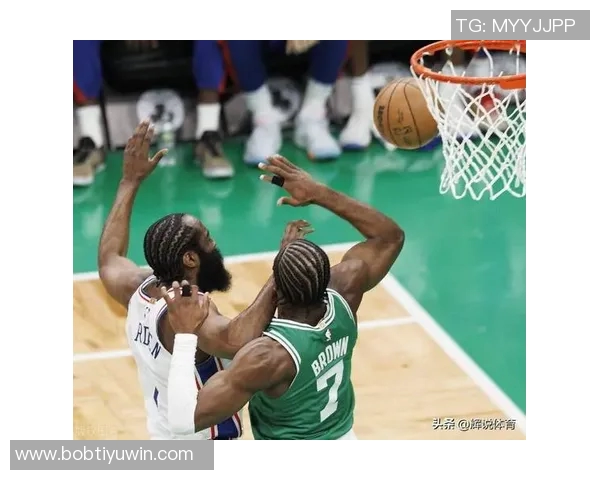 布朗怒斥裁判组失误致球队失利赛后发声引发热议