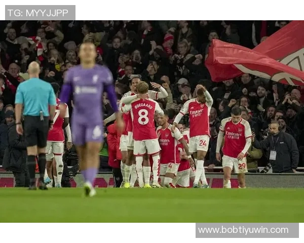 英媒分析阿森纳早期对红军曼城的挑战或成赛季转折点